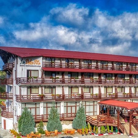 Hotel La Dolce Vita Зэрнешти Экстерьер фото