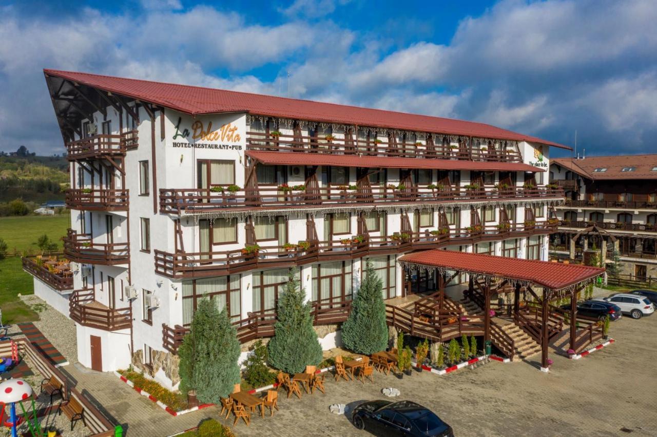 Hotel La Dolce Vita Зэрнешти Экстерьер фото
