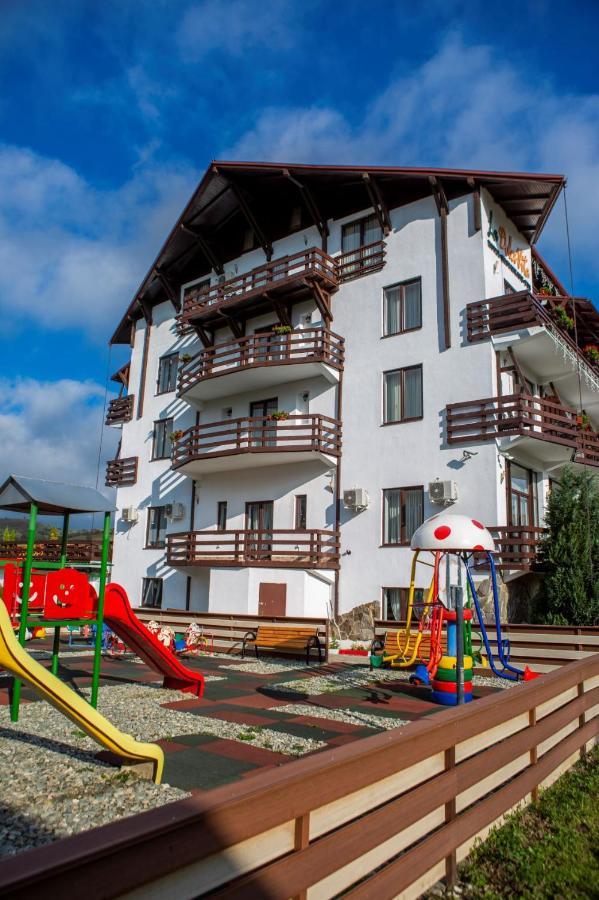 Hotel La Dolce Vita Зэрнешти Экстерьер фото