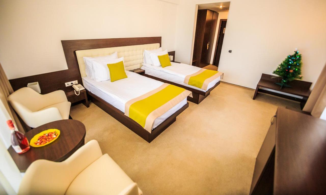 Hotel La Dolce Vita Зэрнешти Экстерьер фото